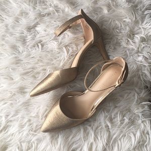 Kelly & Katie Riani Gold Heels